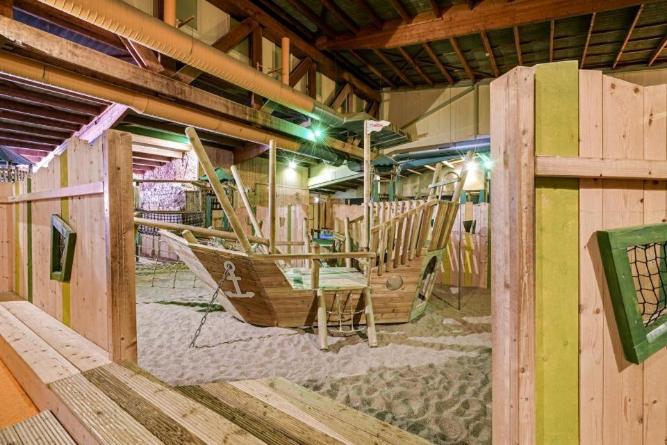 Het Familie Boshuisje - Vakantiewoning Op Prachtig Park Met Veel Faciliteiten Inc Ligbad Gramsbergen ภายนอก รูปภาพ