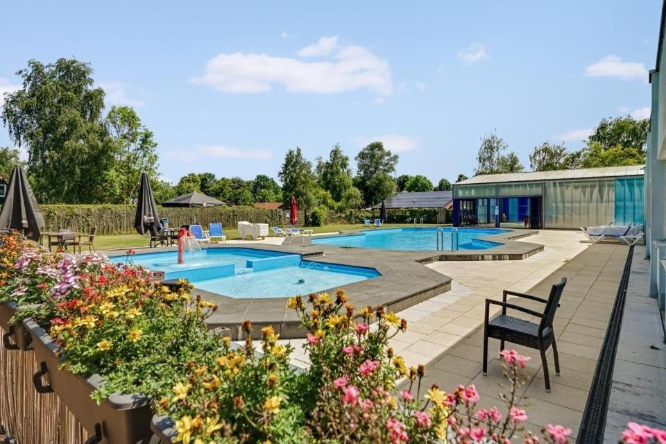 Het Familie Boshuisje - Vakantiewoning Op Prachtig Park Met Veel Faciliteiten Inc Ligbad Gramsbergen ภายนอก รูปภาพ